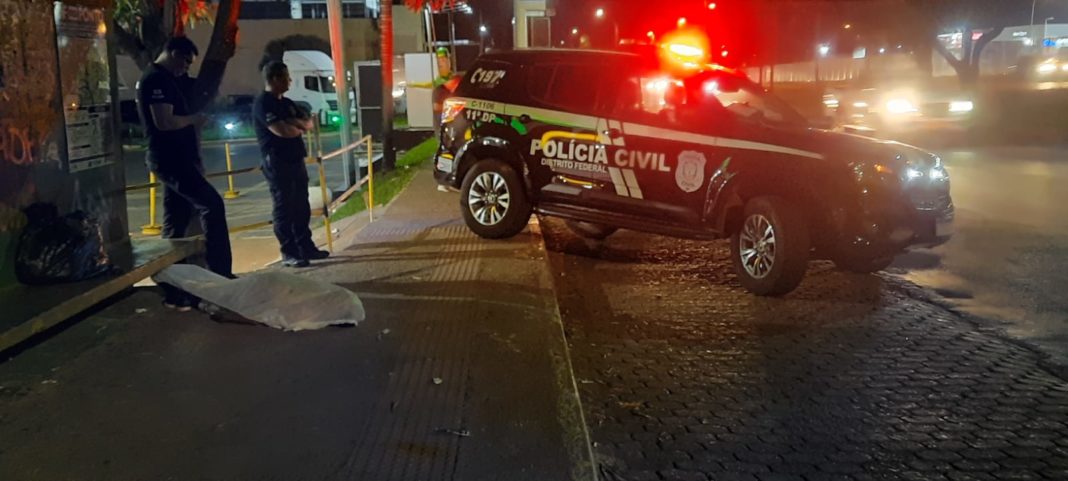 Homem encontrado sem vida na parada de Candangolândia