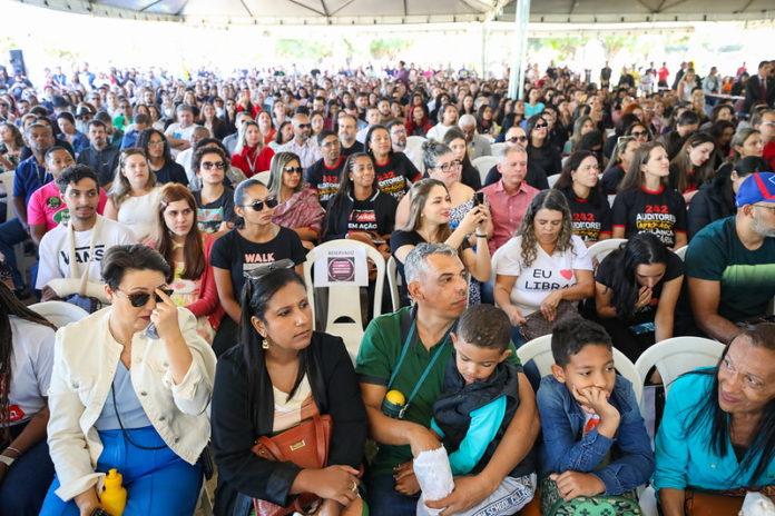 Guinness: educação no DF reforçada com nomeação histórica de 3,4 mil servidores